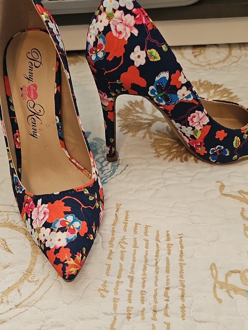 Penny Loves Kenny Navy Floral Pointed-Toe Stiletto Pumps Size 7 Boho Heels